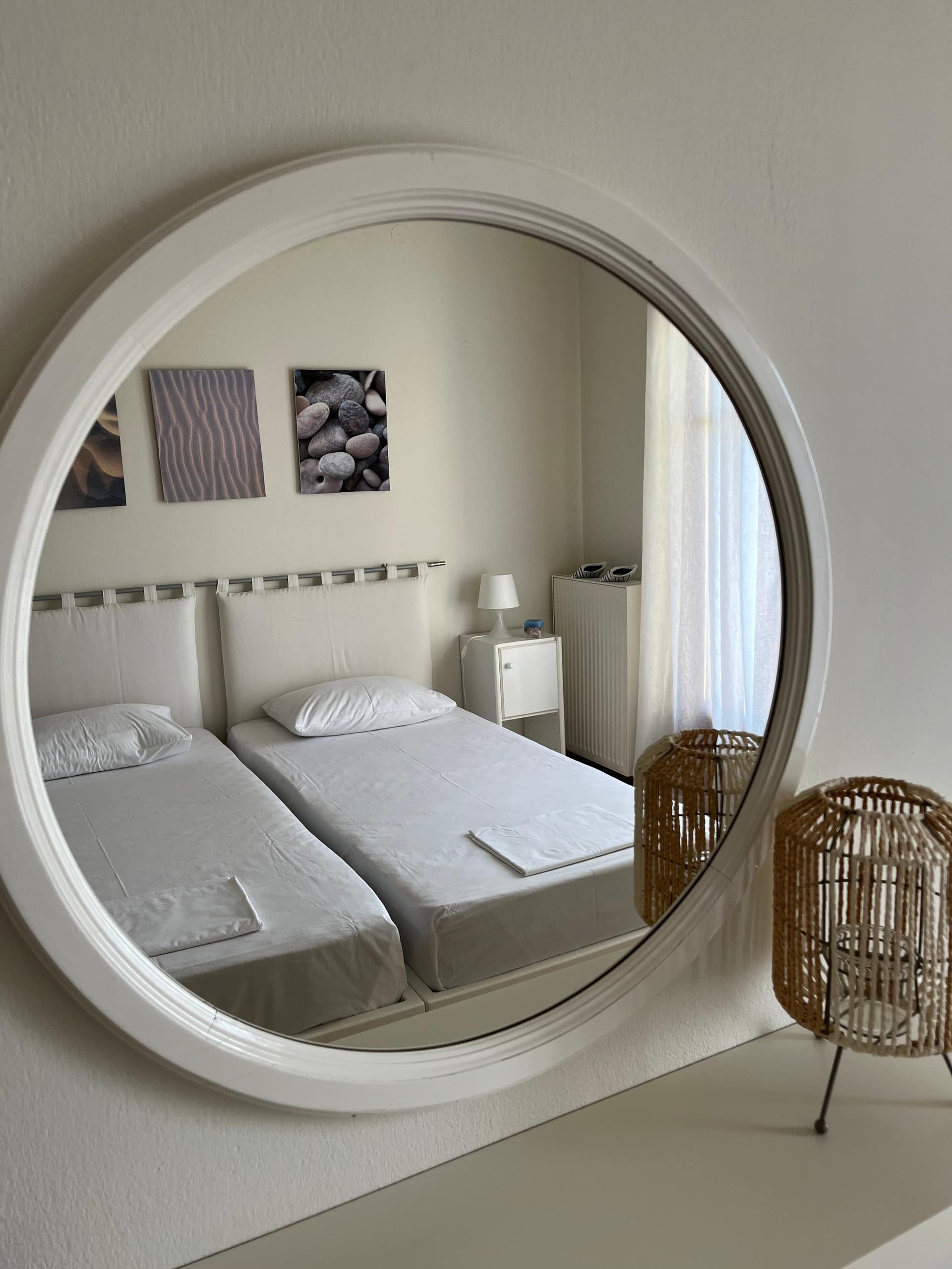 Bedroom with two single beds